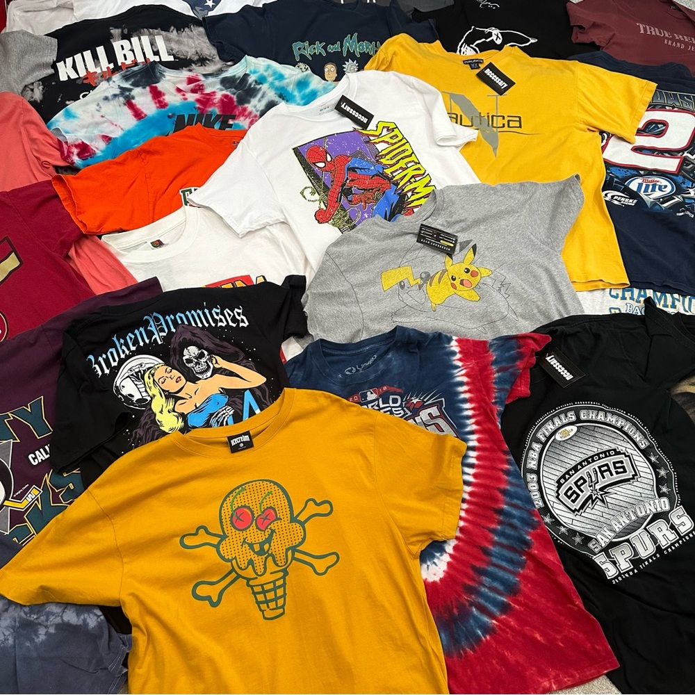 5 Graphic T-Shirt Lot Random VTG Y2K Sports Bands Movies Pop Culture Streetwear